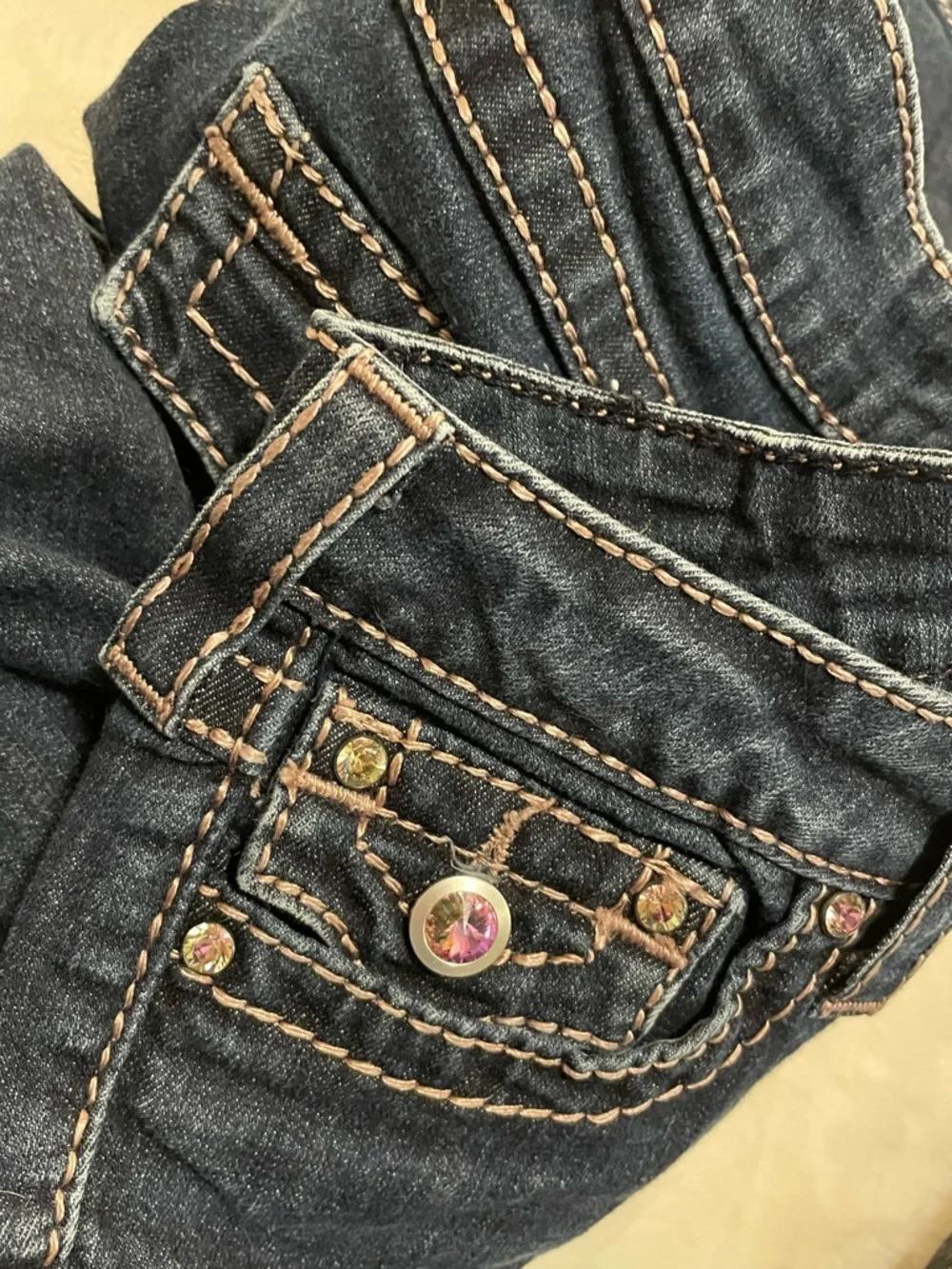 Pink contrast stitching and pink Swarovski crystals (super rare combo!!) - Picture 6 of 8
